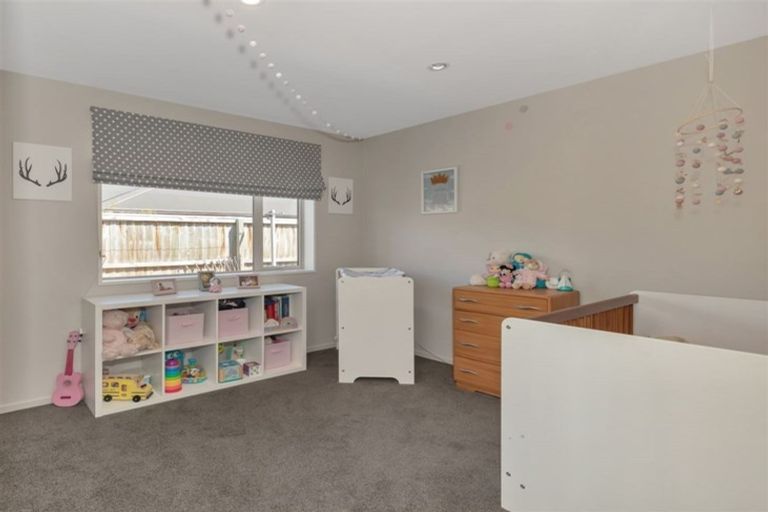 Photo of property in 14 Chestnut Place, Rangiora, 7400