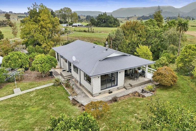 Photo of property in 317 Abel Tasman Drive, Motupipi, Takaka, 7183