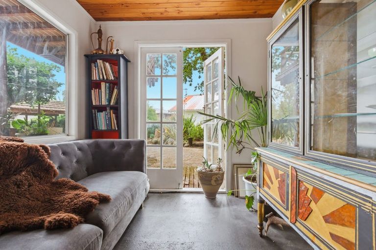 Photo of property in 11 Frederick Street, Two Mile Bay, Taupo, 3330