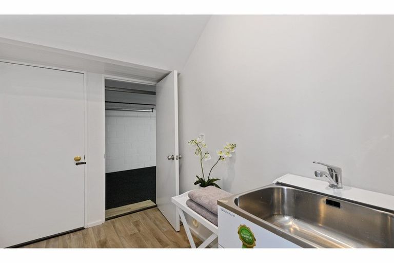 Photo of property in 21a Wairakei Road, Bryndwr, Christchurch, 8052