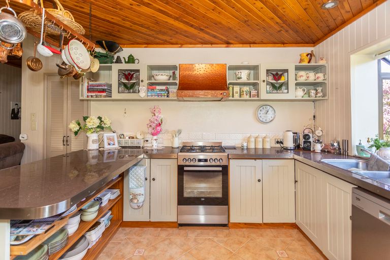 Photo of property in 42 Awamoa Road, Holmes Hill, Oamaru, 9401