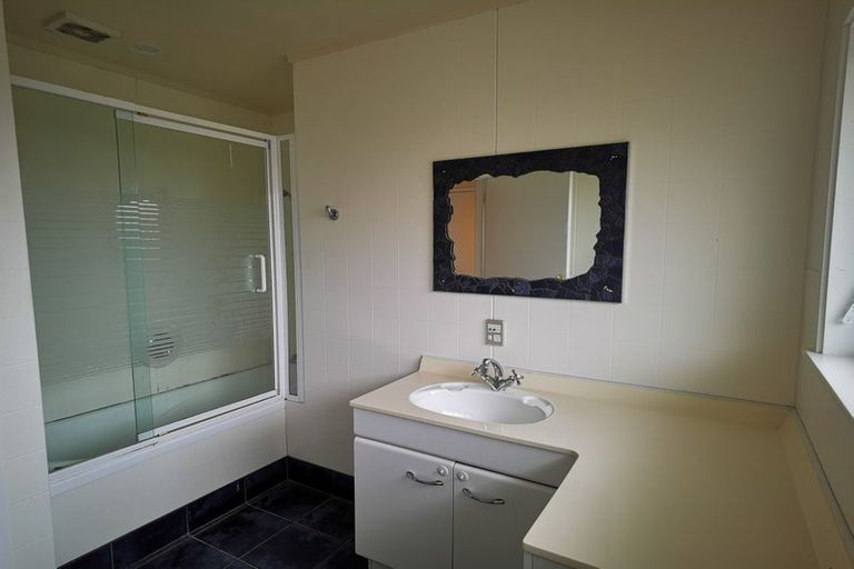 Photo of property in 3 Santa Rosa Terrace, Forrest Hill, Auckland, 0620