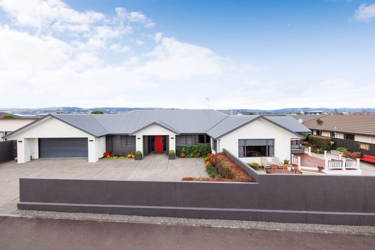 Photo of property in 11 Majestic Way, Kelvin Grove, Palmerston North, 4414