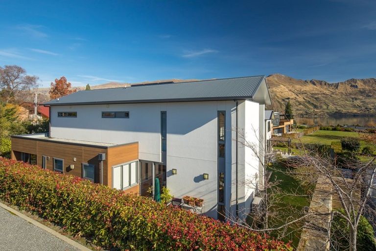 Photo of property in 76 Aubrey Road, Wanaka, 9305