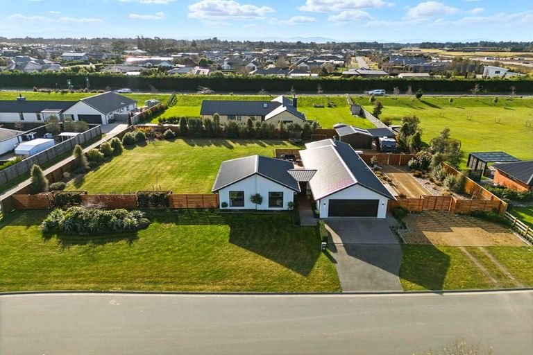 Photo of property in 33 Silver Peaks Drive, West Melton, 7618