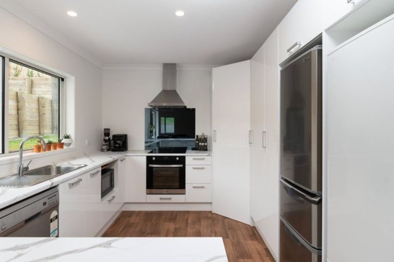 Photo of property in 16 Antrim Glade, Welcome Bay, Tauranga, 3175