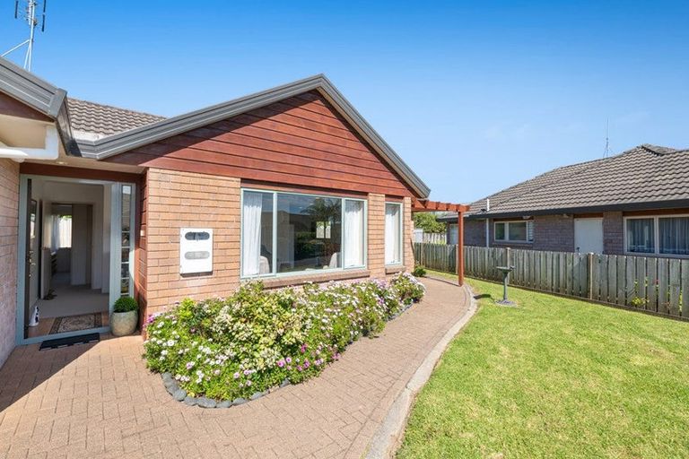 Photo of property in 6 The Boulevard, Red Beach, 0932