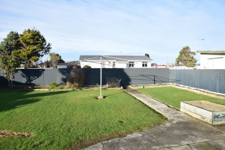 Photo of property in 17 Regent Street, Newfield, Invercargill, 9812