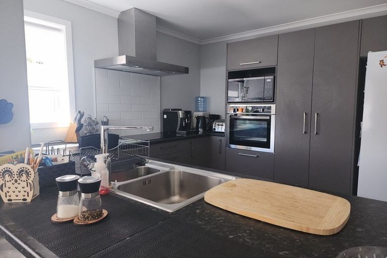 Photo of property in 43c Wainuiomata Road, Wainuiomata, Lower Hutt, 5014