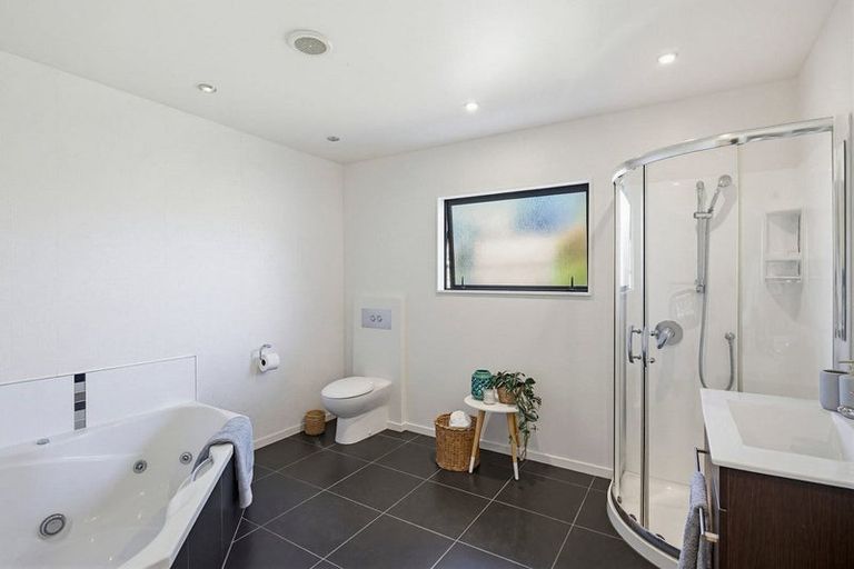 Photo of property in 193a Tutere Street, Waikanae Beach, Waikanae, 5036