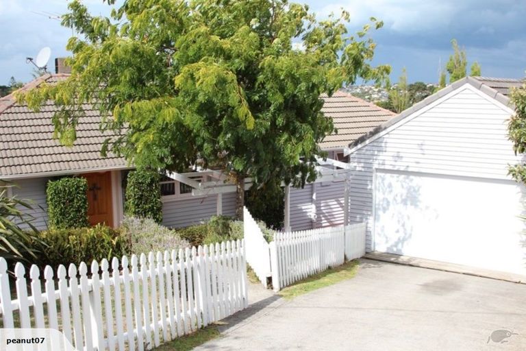Photo of property in 2/18 Limmer Place, Browns Bay, Auckland, 0632