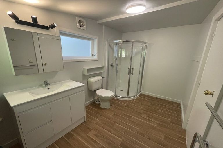 Photo of property in 143 Seatoun Heights Road, Miramar, Wellington, 6022