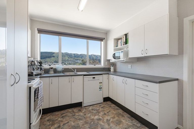 Photo of property in 12 Lupin Terrace, Tawa, Wellington, 5028