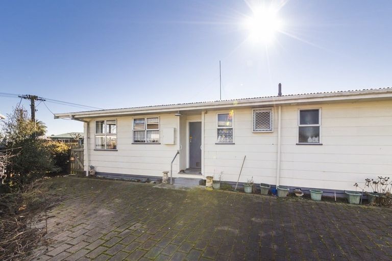 Photo of property in 33 Tararua Terrace, Cloverlea, Palmerston North, 4412