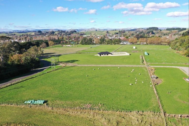 Photo of property in 1 Halls Road, Pahiatua, 4910