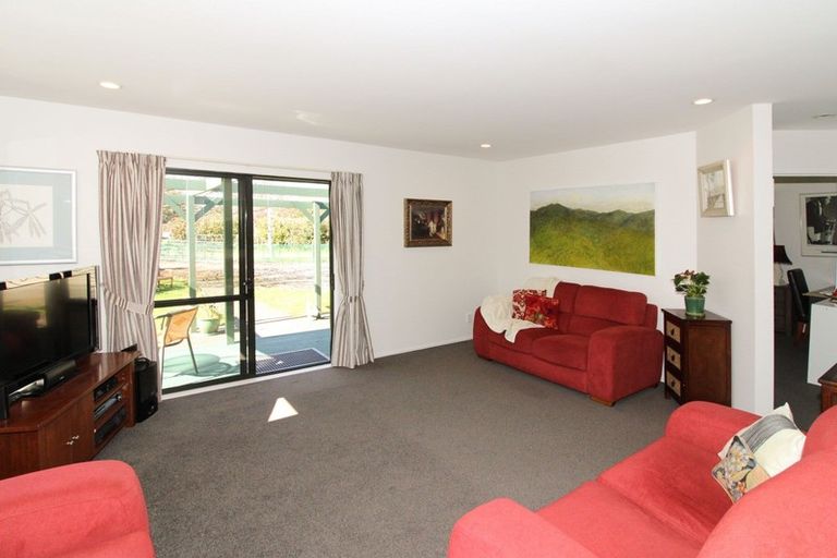 Photo of property in 67a Costley Street, Carterton, 5713