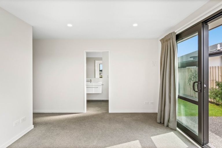 Photo of property in 33 Robert Duncan Road, Belfast, Christchurch, 8051