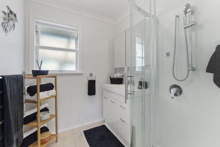 Photo of property in 19 Freyberg Street, Levin, 5510