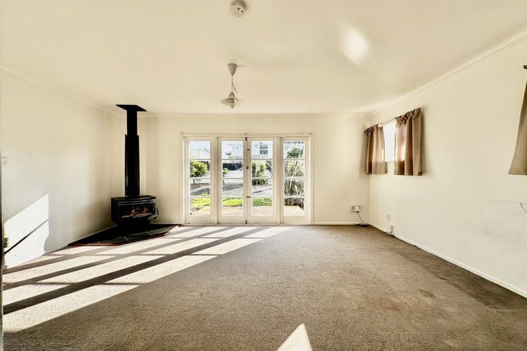 Photo of property in 5 Nield Road, Manurewa, Auckland, 2102