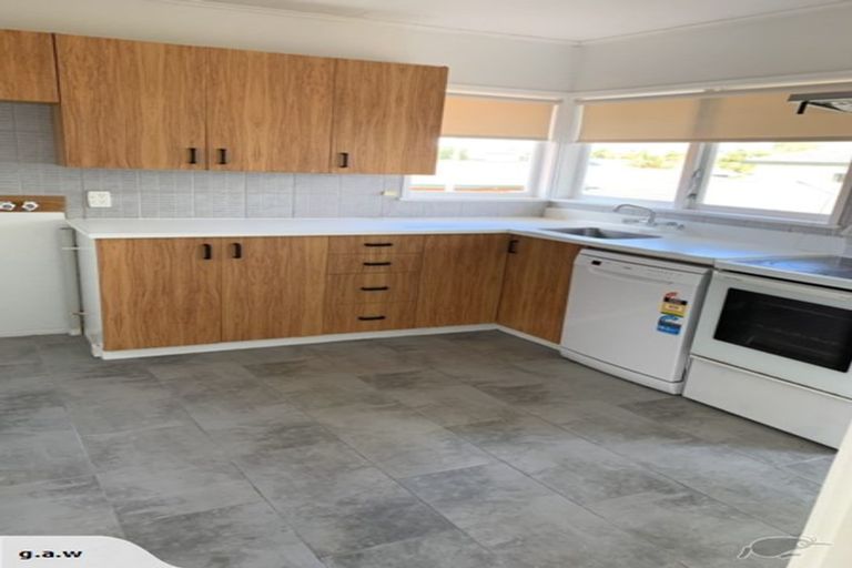 Photo of property in 1/111 Shakespeare Road, Milford, Auckland, 0620