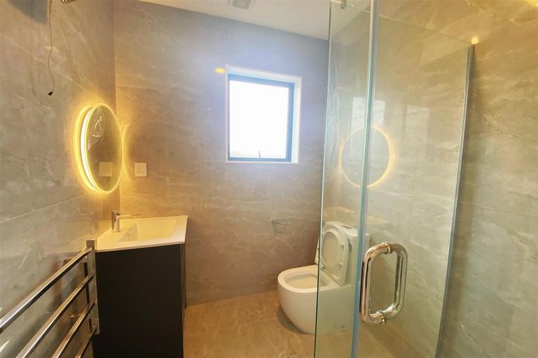 Photo of property in 1 Bendridge Street, Flat Bush, Auckland, 2019