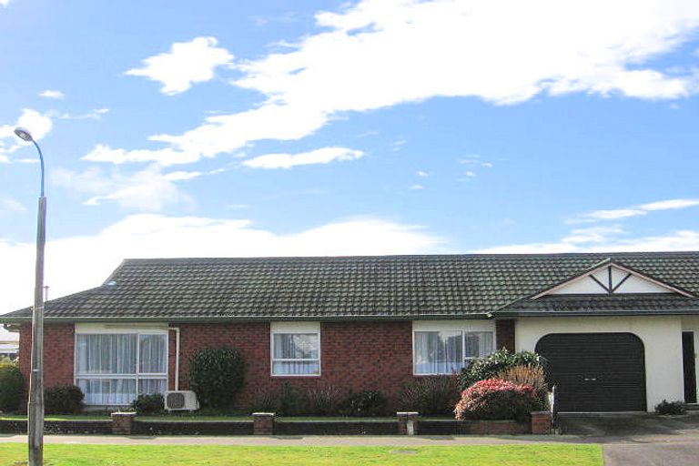 Photo of property in 1 Webb Street, Terrace End, Palmerston North, 4410