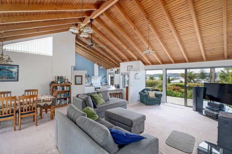 Photo of property in 28 Centennial Drive, Whitianga, 3510