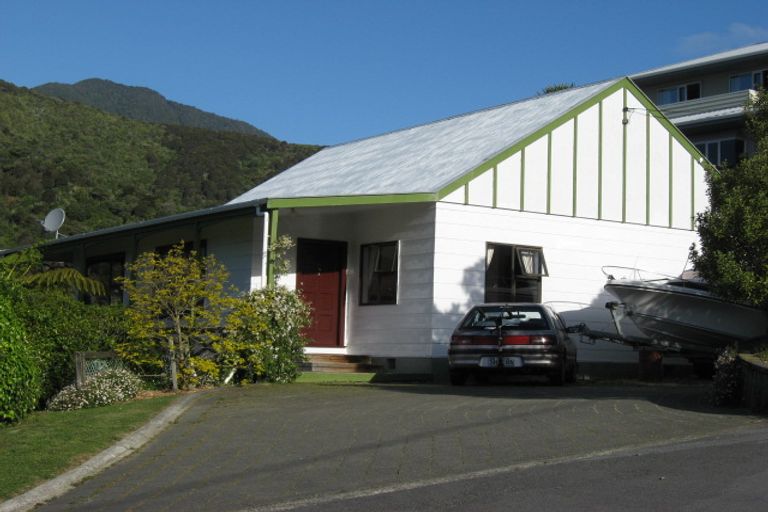 Photo of property in 62 York Street, Picton, 7220