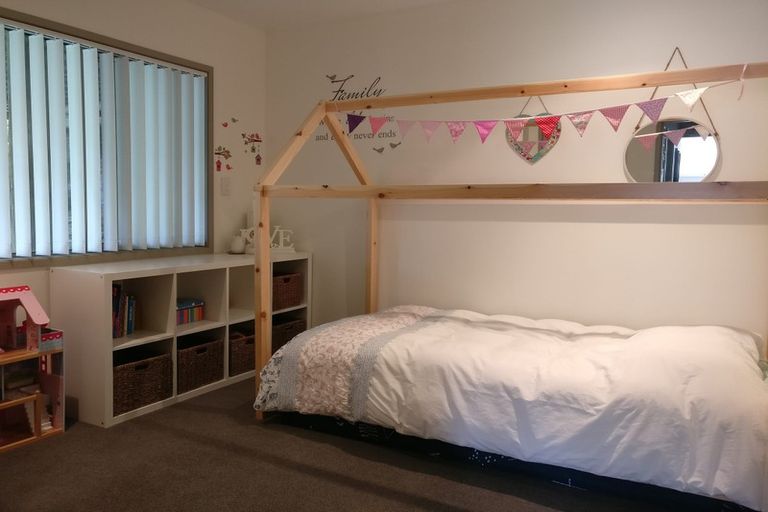 Photo of property in 2/44a Tamahere Drive, Glenfield, Auckland, 0629