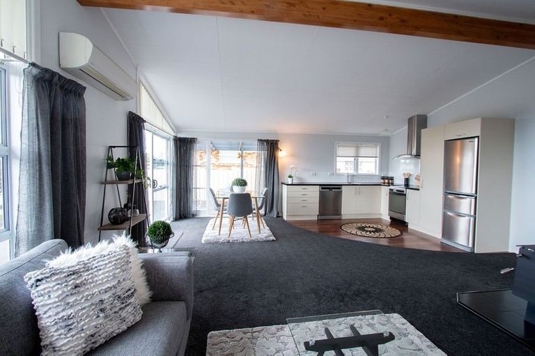 Photo of property in 11 Uta Street, Utuhina, Rotorua, 3015