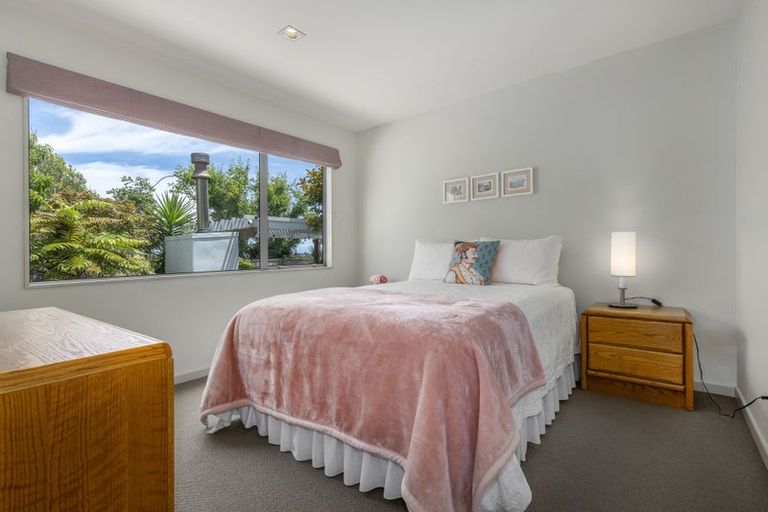 Photo of property in 12 Charlotte Way, Raumati South, Paraparaumu, 5032