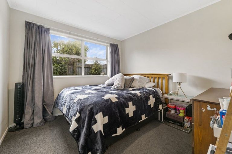 Photo of property in 8a Elm Grove, Westown, New Plymouth, 4310