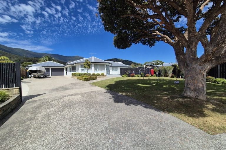 Photo of property in 4 Mara Place, Waikawa, Picton, 7220