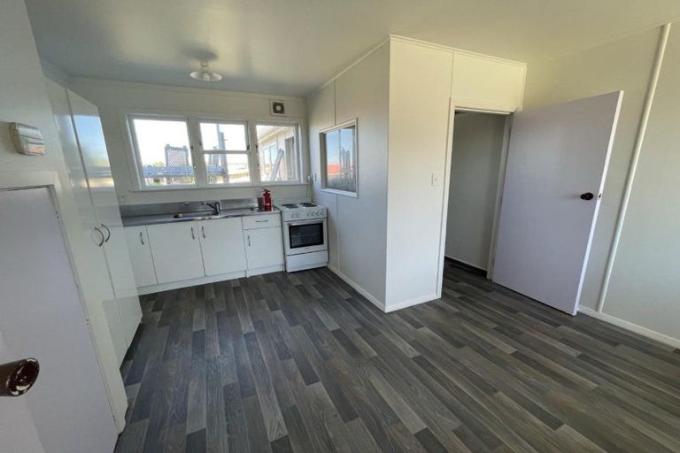 Photo of property in 8 Matipo Street, Castlecliff, Whanganui, 4501