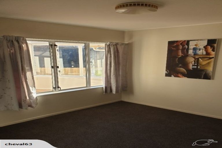 Photo of property in 20 De Val Drive, Titirangi, Auckland, 0604