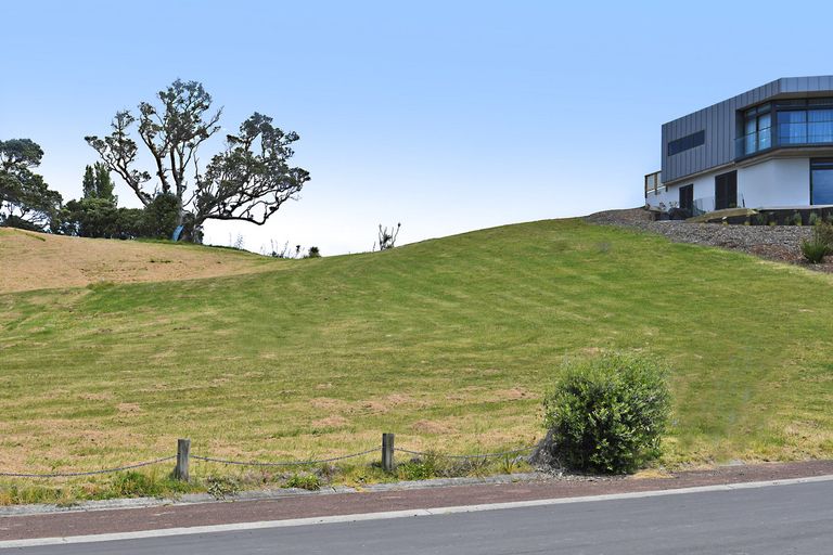 Photo of property in 80-82 Lax Crescent, Leigh, 0985