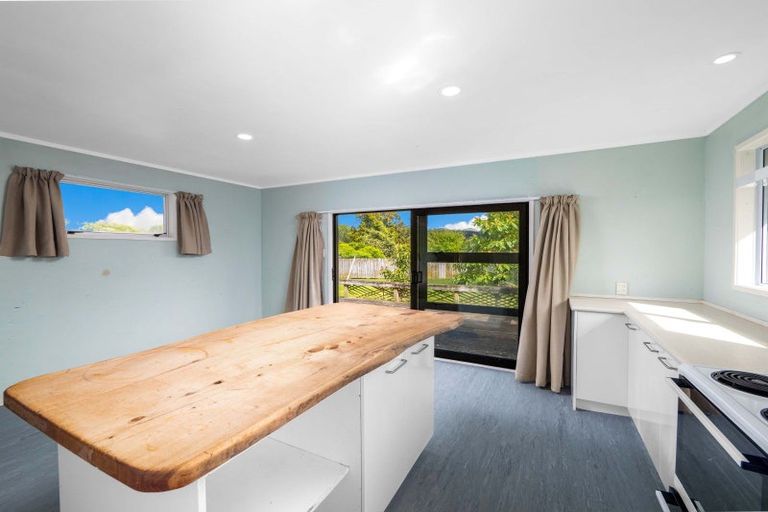 Photo of property in 19 Neumann Street, Kawakawa, 0210