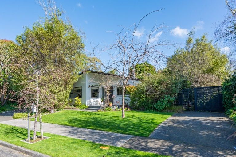 Photo of property in 34 James Cook Street, Havelock North, 4130