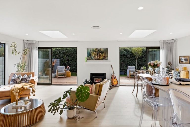 Photo of property in 10 Pendeen Crescent, Jacks Point, Queenstown, 9371