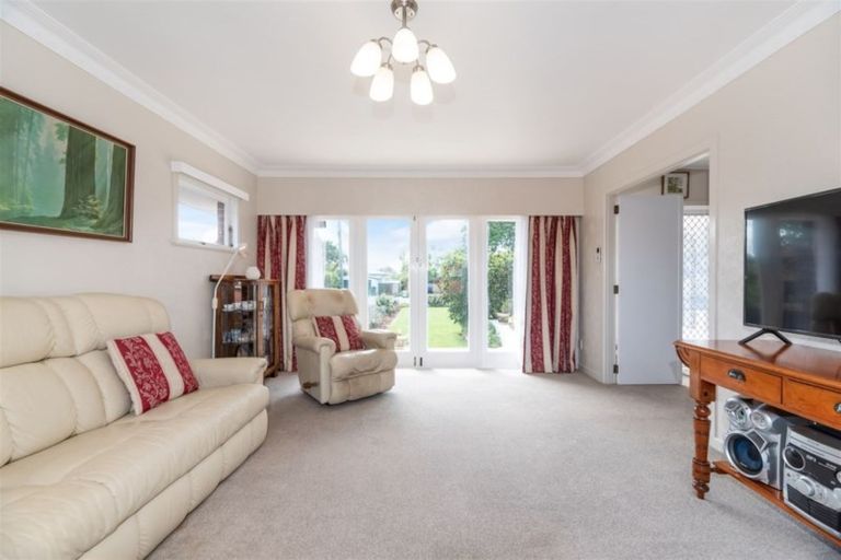 Photo of property in 28 Scott Avenue, Mangere Bridge, Auckland, 2022