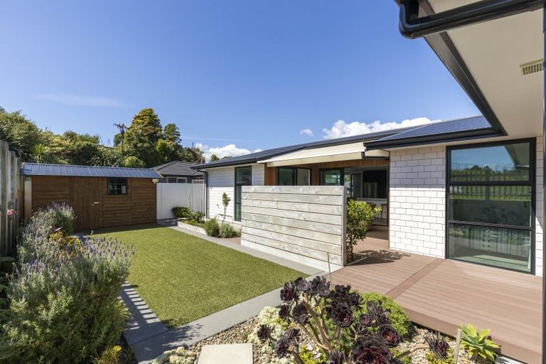 Photo of property in 10 Mackillop Way, Brooklands, New Plymouth, 4310