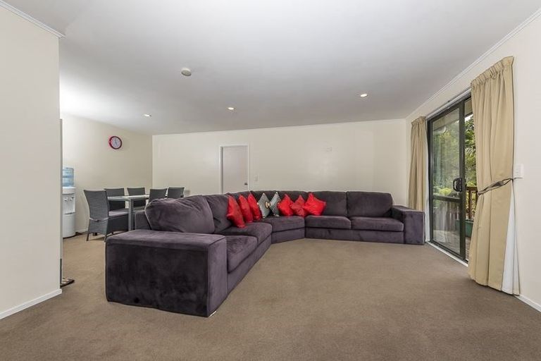 Photo of property in 26 Dovey Place, Massey, Auckland, 0614