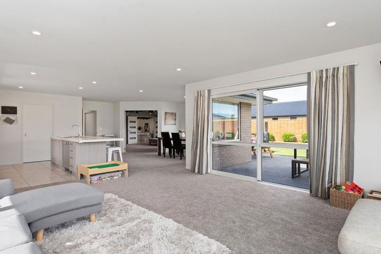 Photo of property in 103 Shillingford Boulevard, Rolleston, 7615