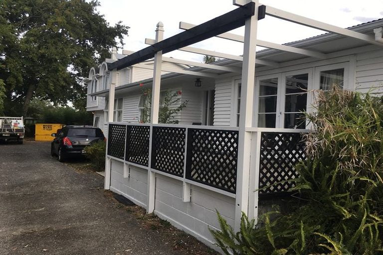 Photo of property in 44 Seymour Road, Sunnyvale, Auckland, 0612