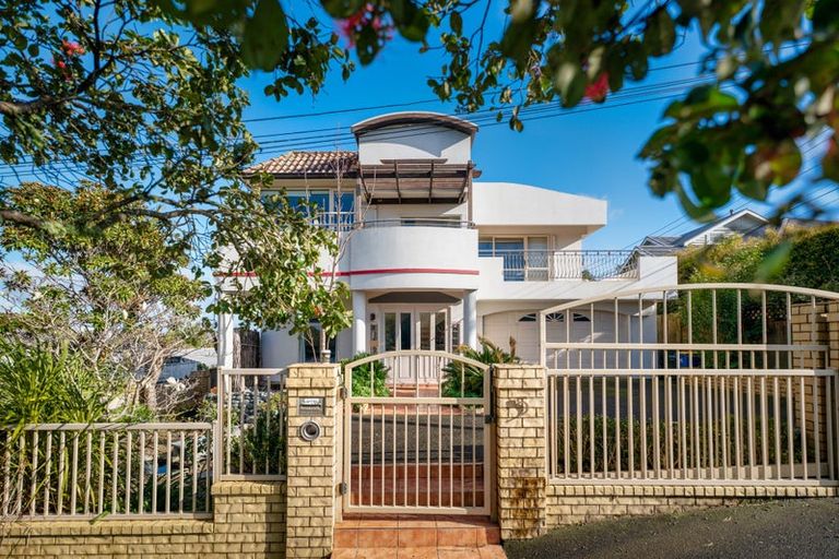Photo of property in 5 Balmain Road, Birkenhead, Auckland, 0626