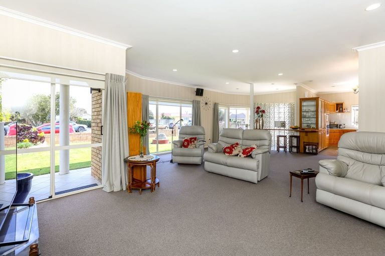 Photo of property in 275 Mangorei Road, Merrilands, New Plymouth, 4312
