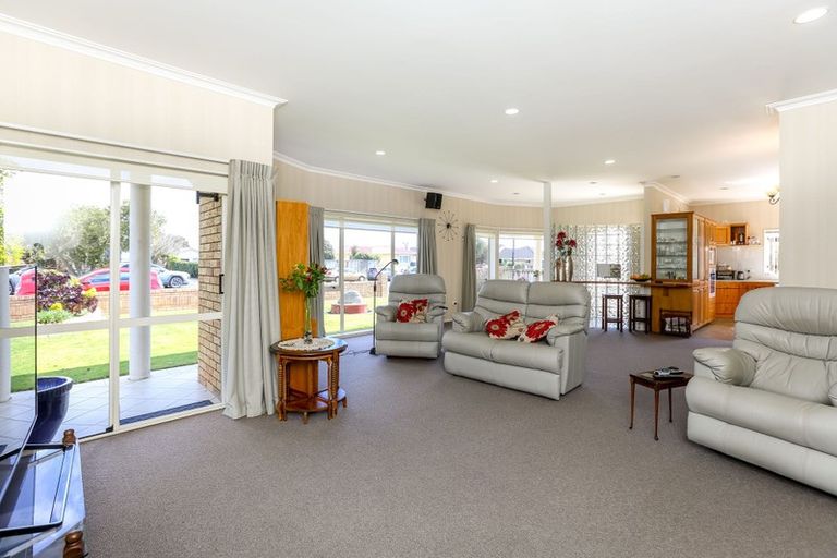Photo of property in 275 Mangorei Road, Merrilands, New Plymouth, 4312