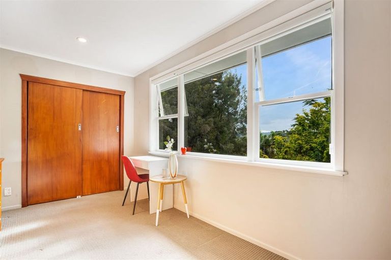 Photo of property in 12 Crompton Road, Massey, Auckland, 0614