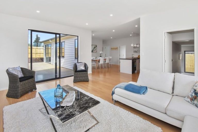 Photo of property in 13 Huahua Crescent, Papakura, 2110