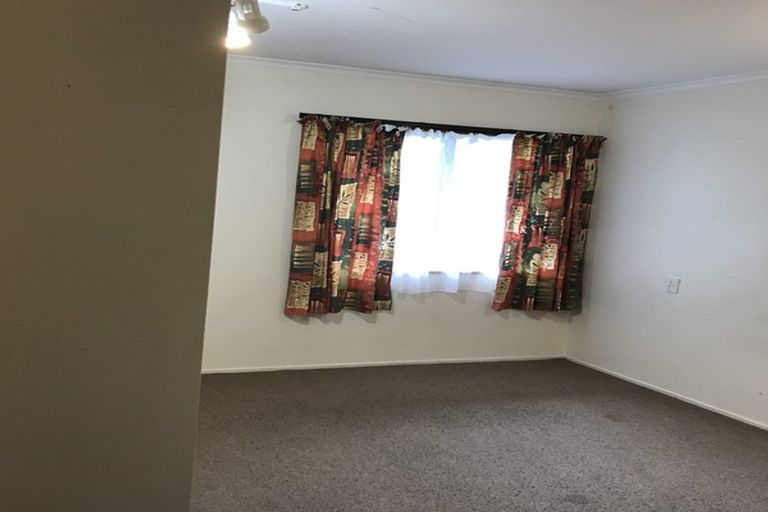 Photo of property in 22 Shortland Street, Regent, Whangarei, 0112